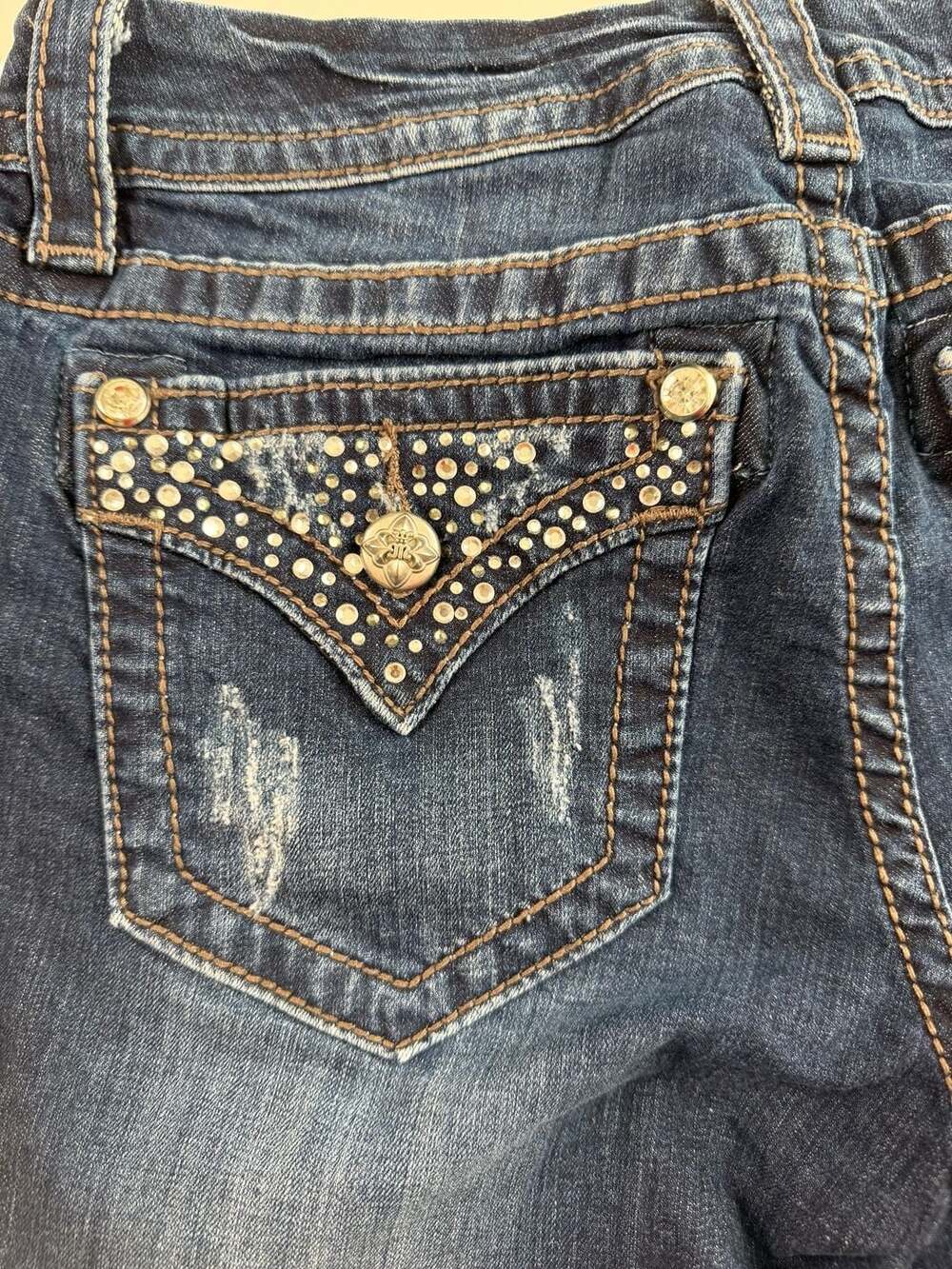 Miss Me Mid-Rise Easy Denim Shorts Rhinestone Studded Size 28 JE8361EH - Picture 7 of 11
